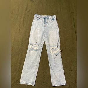 Abercrombie and Fitch 90’s Straight Ultra High Rise - 27 4R